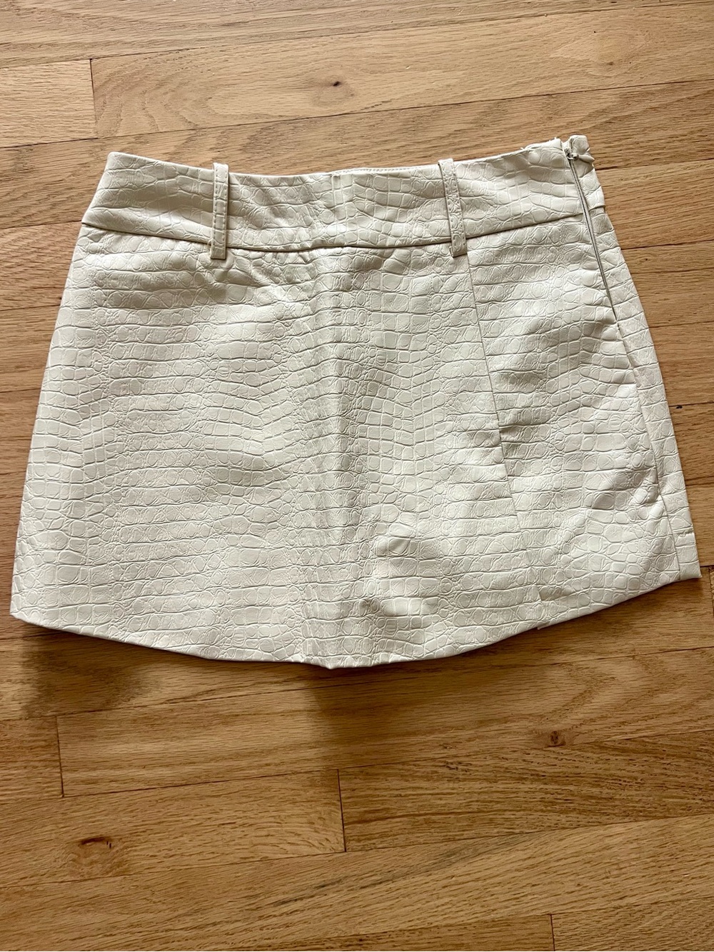 Forever 21 Cream Faux Croc A-Line Mini Skirt/Skort